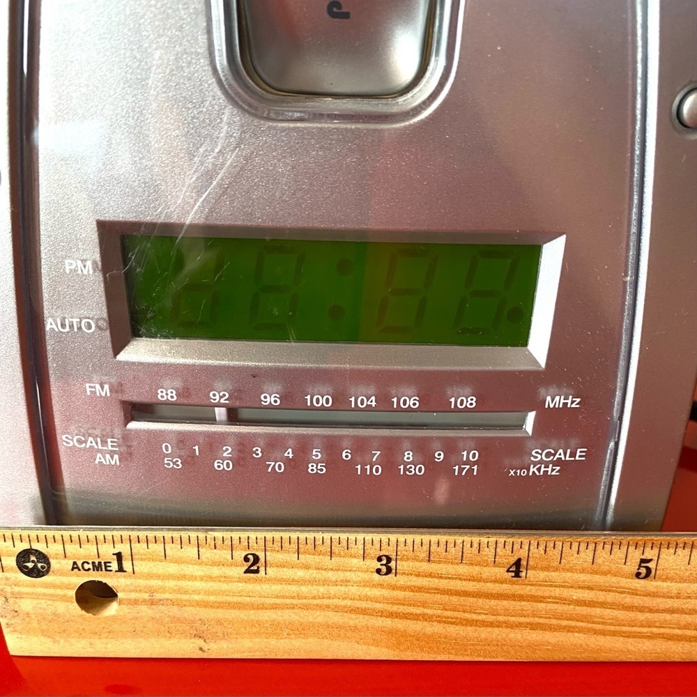 Silver Electrohome Alarm Clock Radio Projects Time on the Wall - Picture 11 of 11